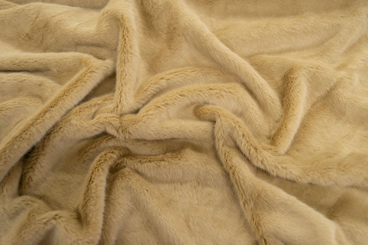 Edición limitada / Deadstocks Tela de piel sintética, efecto visón, súper suave, beige – 3EM250026